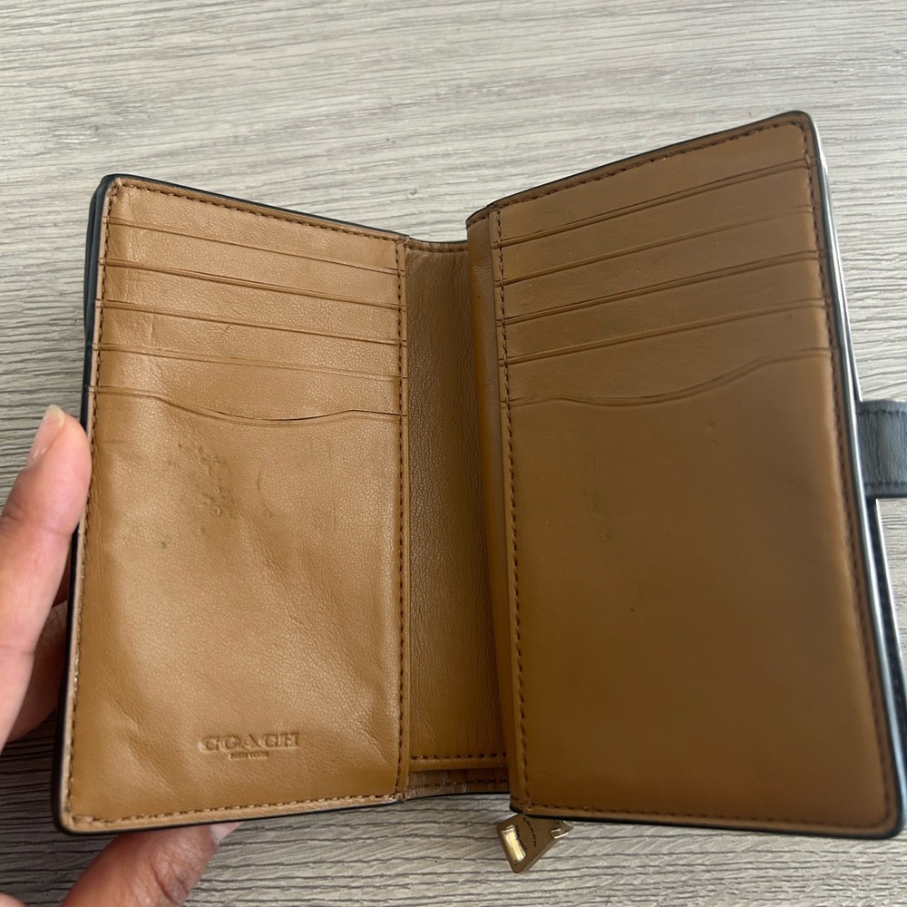 Authentic Coach Hutton Wallet Calf leather - Picture 4 of 7